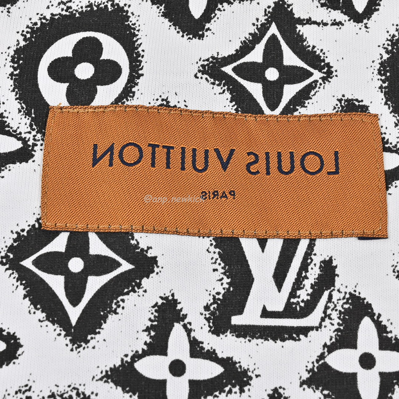 Louis Vuitton Full Print Presbyopia Logo Round Neck Short Sleeved T Shirt (5) - www.newkick.vip